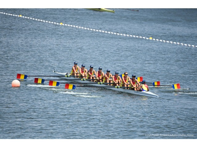 Record mondial la canotaj stabilit de echipajul feminin de 8+1 al României